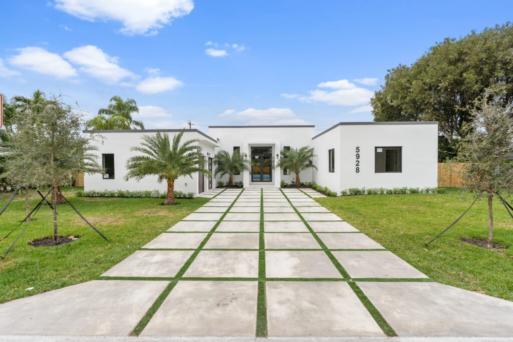 01-5928 SW 69th Ave Miami FL-100 (1)